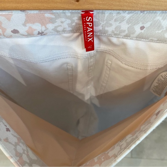 SPANX Floral Cropped Jean-ish Leggings Pants Blush Petal, Size S - Picture 6 of 11